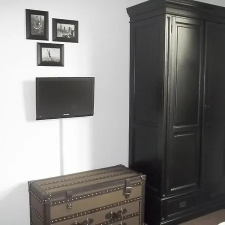 1-bedroom *